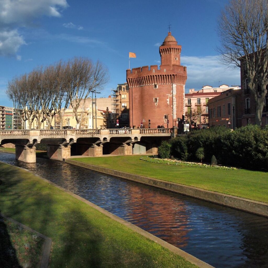 visiter Perpignan, une activité à faire à Argelès-sur-Mer alentours de notre camping Taxo les Pins à Argelès-sur-Mer