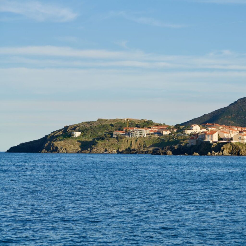 Du Mas Larrieu jusqu'à la plage du Racou à Argeles-sur-Mer étapes de la balade du sentier du littoral alentours de notre camping Taxo les Pins à Argelès-sur-Mer