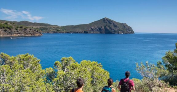 les étapes du sentier du littoral dans les Pyrénées-Orientales d'Argelès-sur-Mer à Cerbère, tout proche de notre camping Taxo les Pins à Argelès-sur-Mer